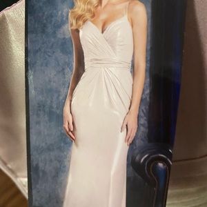 Alfred Angelo Sapphire 8123 Sz 10 NWT